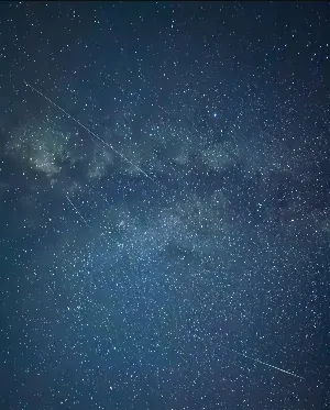 عدسة عمانية